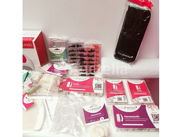 Standaard nagelsalon met uv/led-apparaat • 429 items • folies - afbeelding 19 van  32