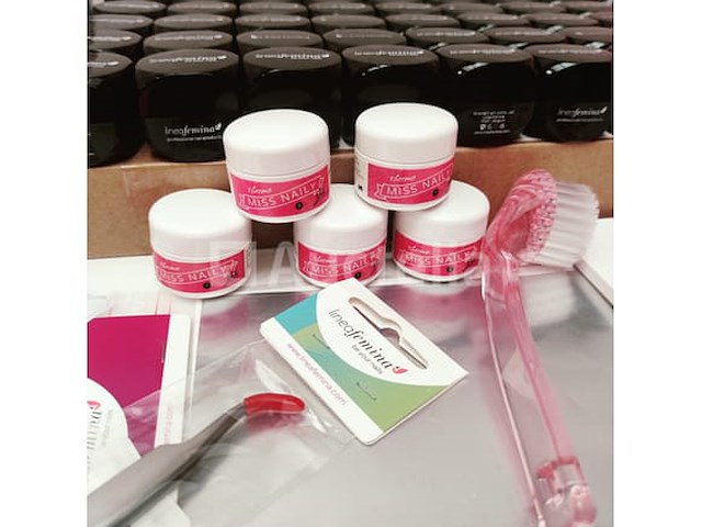 Standaard nagelsalon met uv/led-apparaat • 429 items • folies - afbeelding 22 van  32