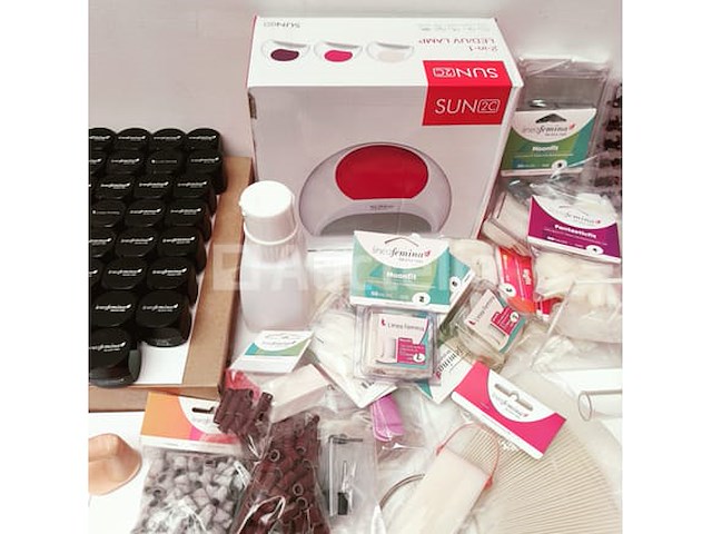 Standaard nagelsalon met uv/led-apparaat • 429 items • folies - afbeelding 12 van  32