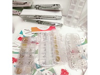 Standaard nagelsalon met uv/led-apparaat • 429 items • folies - afbeelding 26 van  32