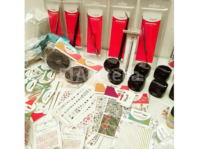 Standaard nagelsalon met uv/led-apparaat • 429 items • folies - afbeelding 29 van  32