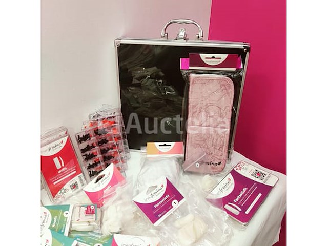 Standaard nagelsalon met uv/led-apparaat • 431 artikelen • 237 ref. - afbeelding 2 van  17