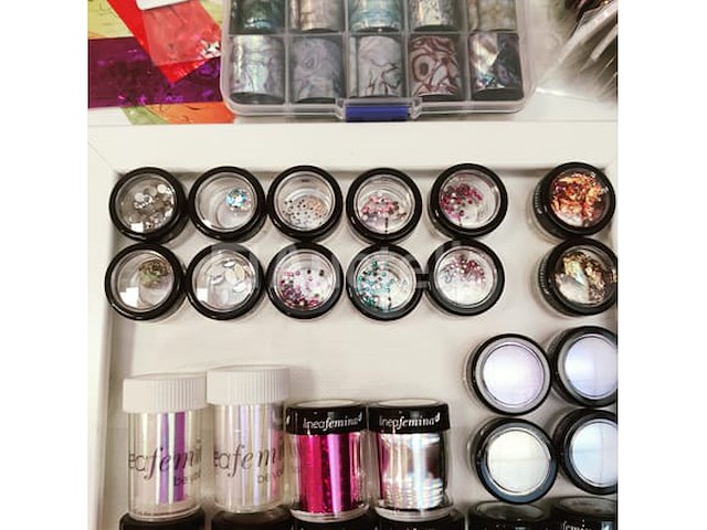 Standaard nagelsalon met uv/led-apparaat • 431 artikelen • 237 ref. - afbeelding 8 van  17
