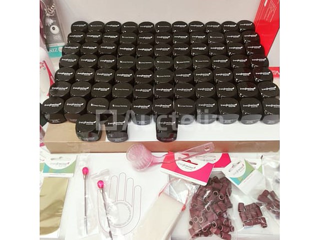 Standaard nagelsalon met uv/led-apparaat • 431 artikelen • 237 ref. - afbeelding 1 van  17