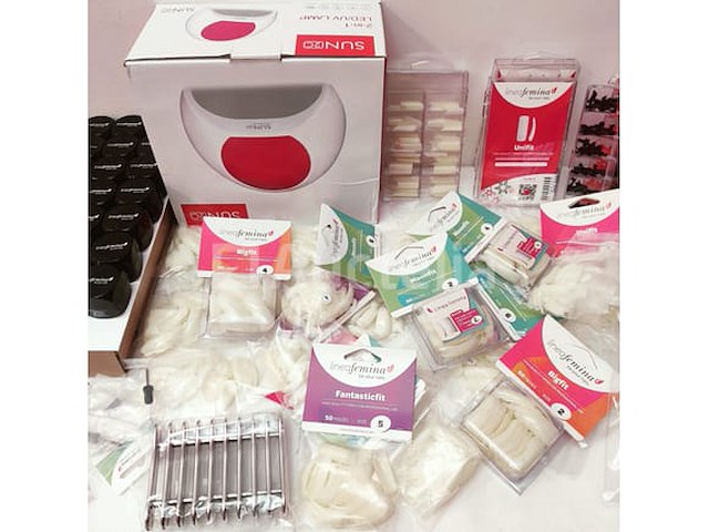 Standaard nagelsalon met uv/led-apparaat • 431 artikelen • 237 ref. - afbeelding 10 van  17