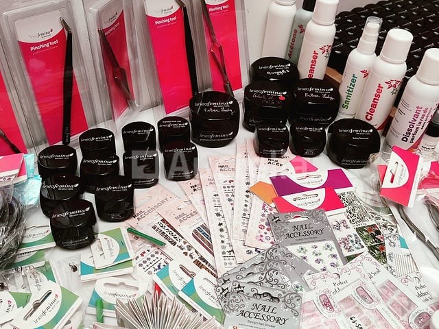Standaard nagelsalon met uv/led-apparaat • 433 artikelen • folies - afbeelding 4 van  22