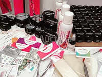 Standaard nagelsalon met uv/led-apparaat • 433 artikelen • folies - afbeelding 6 van  22