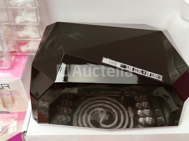 Standaard nagelsalon met uv/led-apparaat • 433 artikelen • folies - afbeelding 11 van  22
