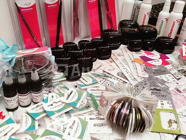 Standaard nagelsalon met uv/led-apparaat • 433 artikelen • folies - afbeelding 13 van  22