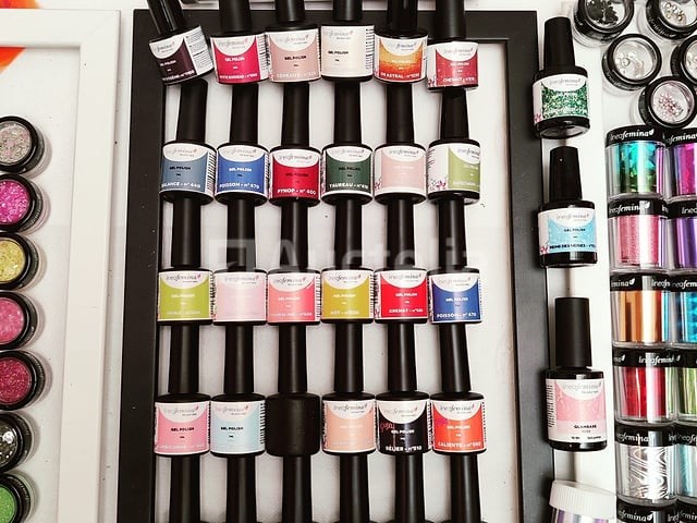 Standaard nagelsalon met uv/led-apparaat • 433 artikelen • folies - afbeelding 14 van  22