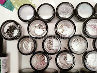 Standaard nagelsalon met uv/led-apparaat • 433 artikelen • folies - afbeelding 16 van  22