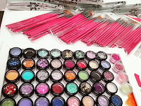 Standaard nagelsalon met uv/led-apparaat • 433 artikelen • folies - afbeelding 17 van  22