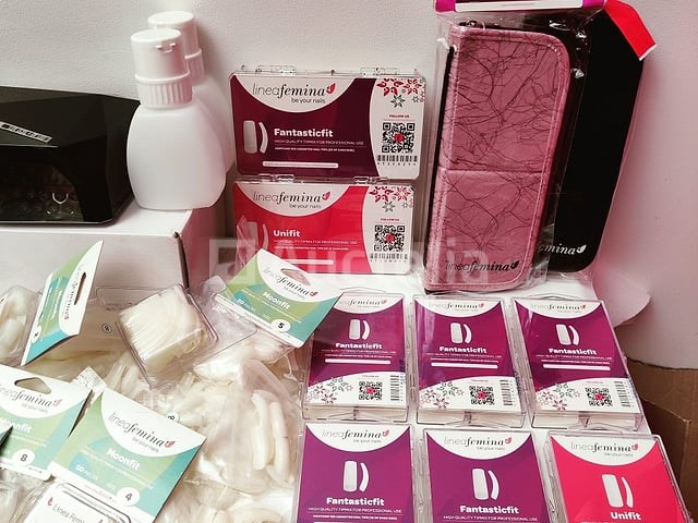 Standaard nagelsalon met uv/led-apparaat • 433 artikelen • folies - afbeelding 21 van  22