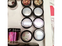 Standaard nagelsalon met uv/led-apparaat • 436 items • folies - afbeelding 3 van  23