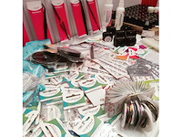 Standaard nagelsalon met uv/led-apparaat • 436 items • folies - afbeelding 4 van  23