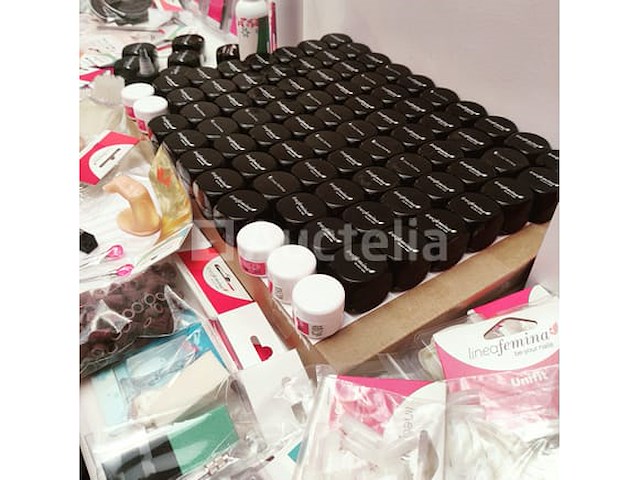 Standaard nagelsalon met uv/led-apparaat • 436 items • folies - afbeelding 6 van  23