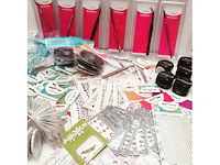 Standaard nagelsalon met uv/led-apparaat • 436 items • folies - afbeelding 14 van  23