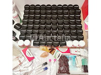 Standaard nagelsalon met uv/led-apparaat • 436 items • folies - afbeelding 15 van  23