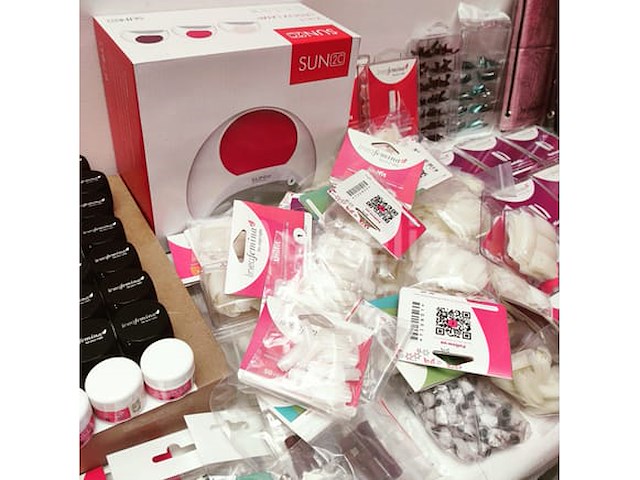 Standaard nagelsalon met uv/led-apparaat • 436 items • folies - afbeelding 22 van  23