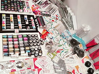Standaard nagelsalon met uv/led-apparaat • 495 artikelen • folies - afbeelding 5 van  26