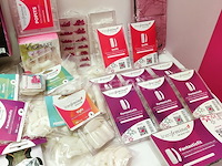 Standaard nagelsalon met uv/led-apparaat • 495 artikelen • folies - afbeelding 6 van  26