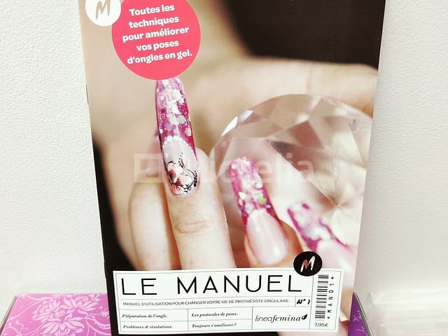 Standaard nagelsalon met uv/led-apparaat • 495 artikelen • folies - afbeelding 7 van  26
