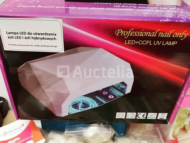 Standaard nagelsalon met uv/led-apparaat • 495 artikelen • folies - afbeelding 11 van  26