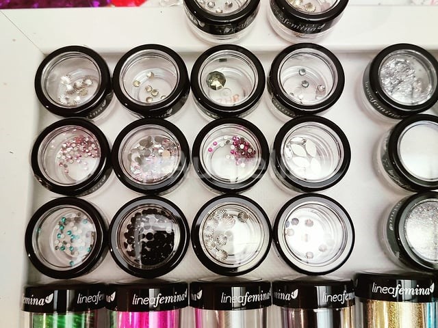 Standaard nagelsalon met uv/led-apparaat • 495 artikelen • folies - afbeelding 13 van  26