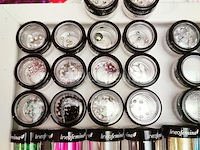 Standaard nagelsalon met uv/led-apparaat • 495 artikelen • folies - afbeelding 13 van  26