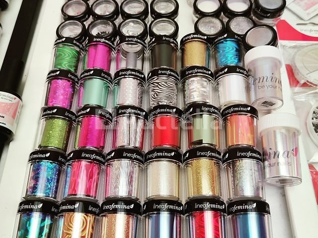 Standaard nagelsalon met uv/led-apparaat • 495 artikelen • folies - afbeelding 14 van  26