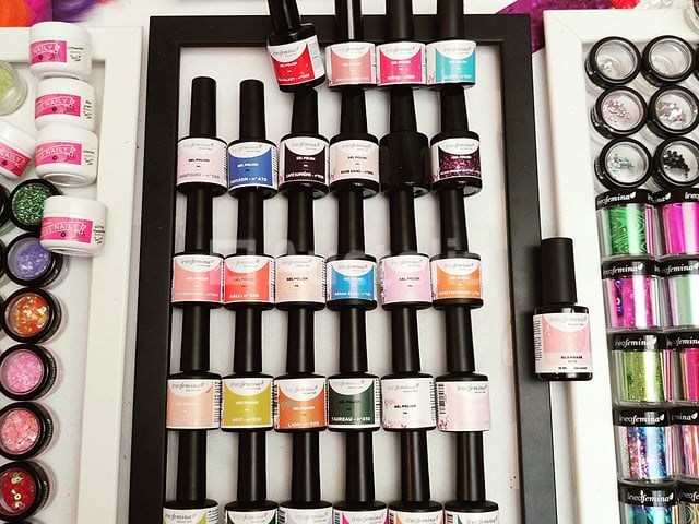 Standaard nagelsalon met uv/led-apparaat • 495 artikelen • folies - afbeelding 12 van  26