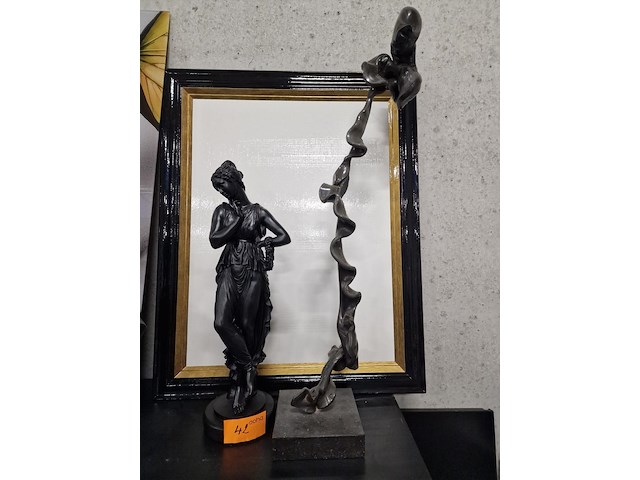 Standbeeld persephone + kunstwerk + kader - afbeelding 2 van  6