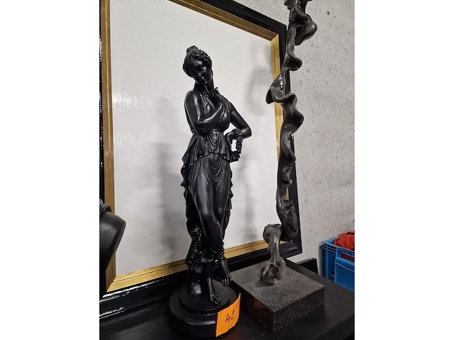 Standbeeld persephone + kunstwerk + kader - afbeelding 3 van  6