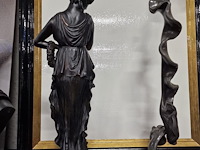 Standbeeld persephone + kunstwerk + kader - afbeelding 4 van  6