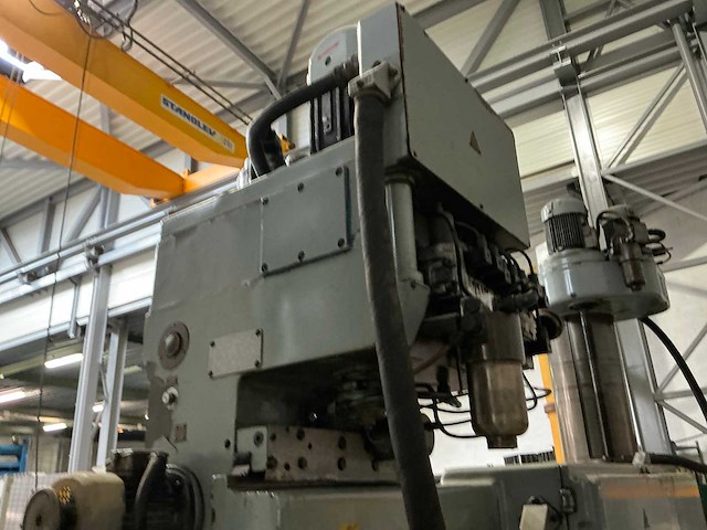 Stanko 2a554 radiaalboormachine - afbeelding 8 van  9