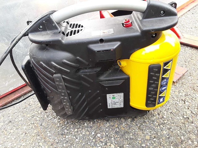 Stanley - compressor - afbeelding 4 van  4