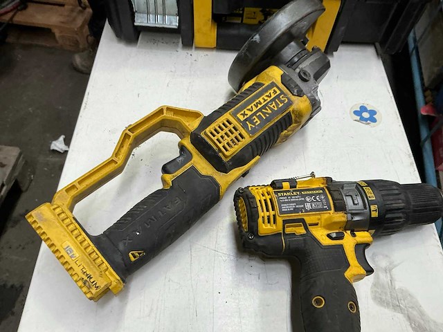Stanley accu schroefmachine en haakse slijper - afbeelding 2 van  3