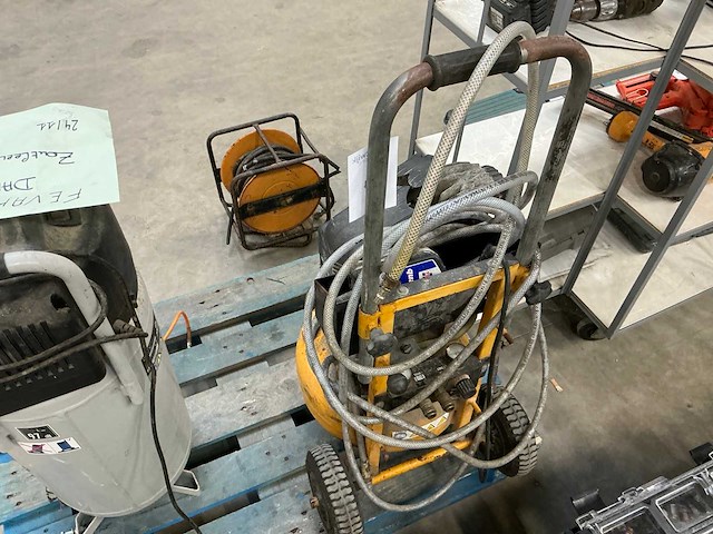 Stanley bostitch luchtcompressor - afbeelding 5 van  7