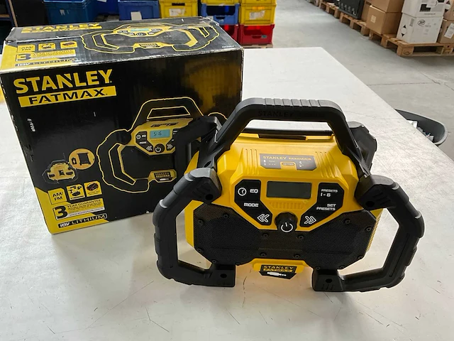 Stanley fatmax bouwradio 18v lithium - afbeelding 1 van  6