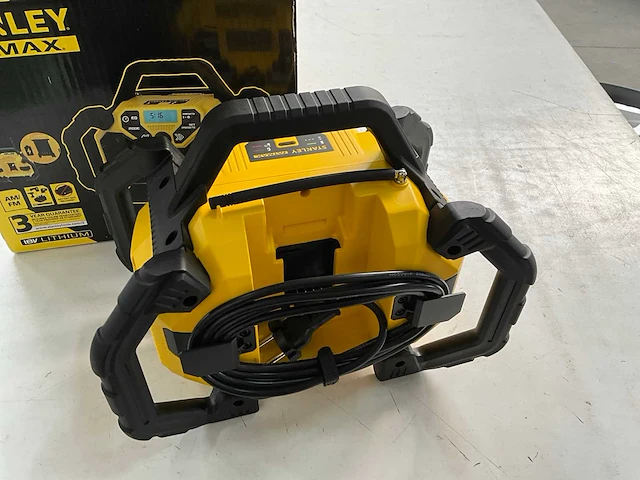 Stanley fatmax bouwradio 18v lithium - afbeelding 4 van  6