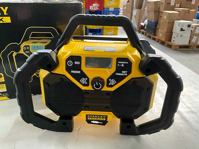 Stanley fatmax bouwradio 18v lithium - afbeelding 3 van  6