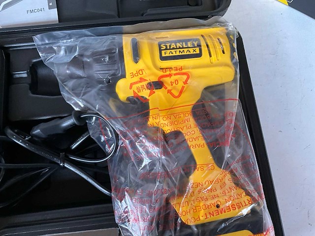 Stanley fatmax fmc041s2 accu slagschroevendraaier + twee accu’s en lader - afbeelding 4 van  10