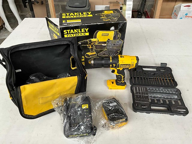 Stanley fatmax fmc626dm2sa-qw kit accuboormachine met accessoires 18v - afbeelding 1 van  10