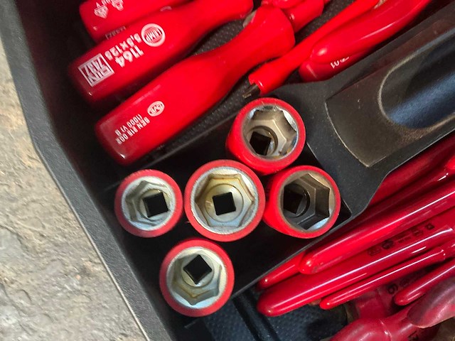 Stanley fatmax gereedschapskoffer met geïsoleerd gereedschap 1000v - afbeelding 2 van  15