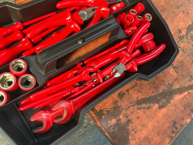 Stanley fatmax gereedschapskoffer met geïsoleerd gereedschap 1000v - afbeelding 4 van  15