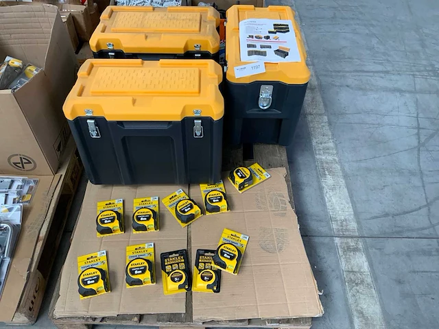 Stanley gereedschapskoffers en rolmaten - afbeelding 1 van  5
