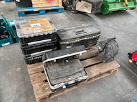 Stanley koffers met partij bevestigingsmaterialen + handgereedschap - afbeelding 2 van  7