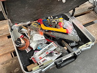 Stanley koffers met partij bevestigingsmaterialen + handgereedschap - afbeelding 3 van  7