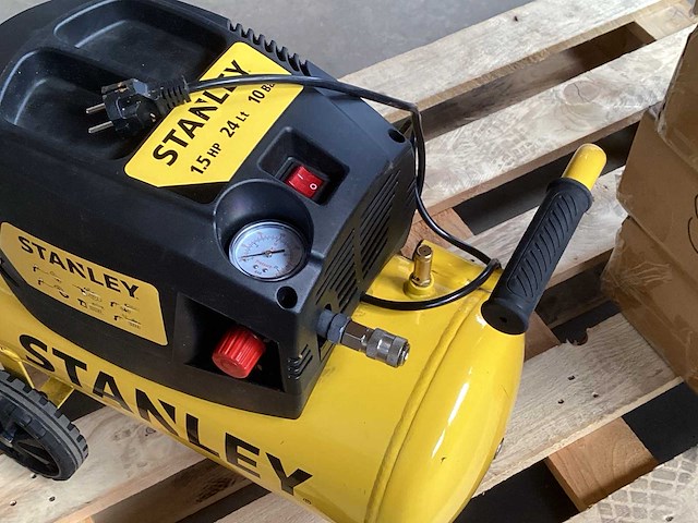 Stanley luchtcompressor 1,5 pk, 10 bar - afbeelding 2 van  4