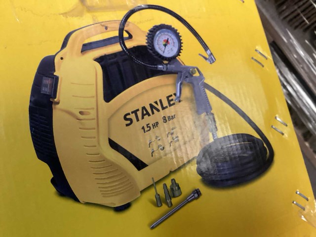Stanley luchtcompressor 1,5 pk 8 bar, met accessoires - afbeelding 3 van  3
